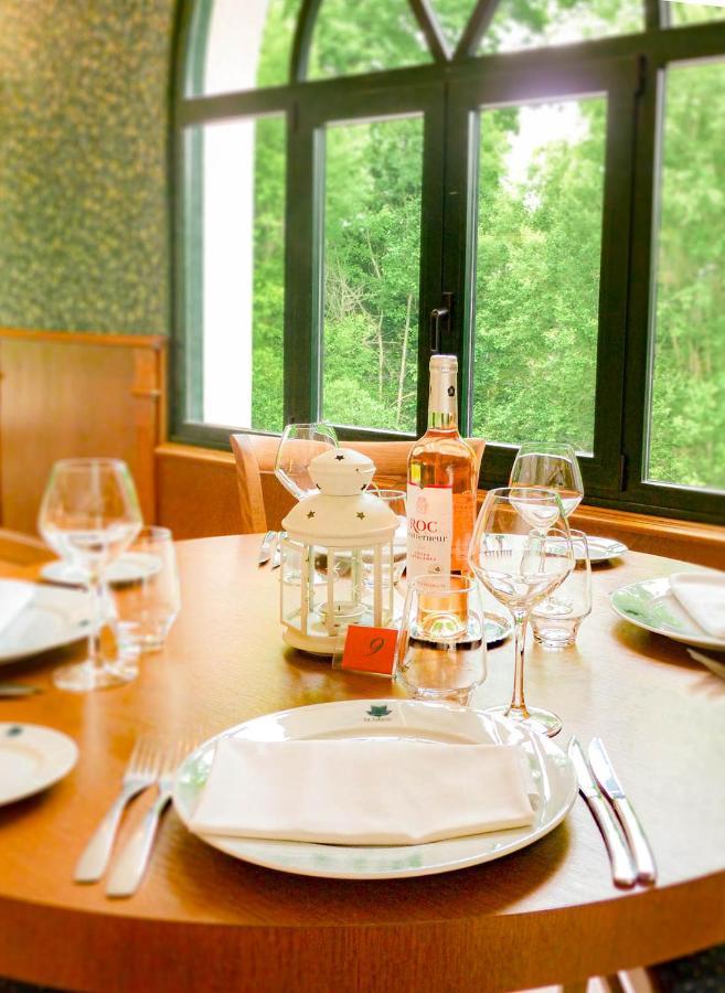 Logis Hotel - Restaurant Le Tulipier Vienne-le-Château Екстериор снимка