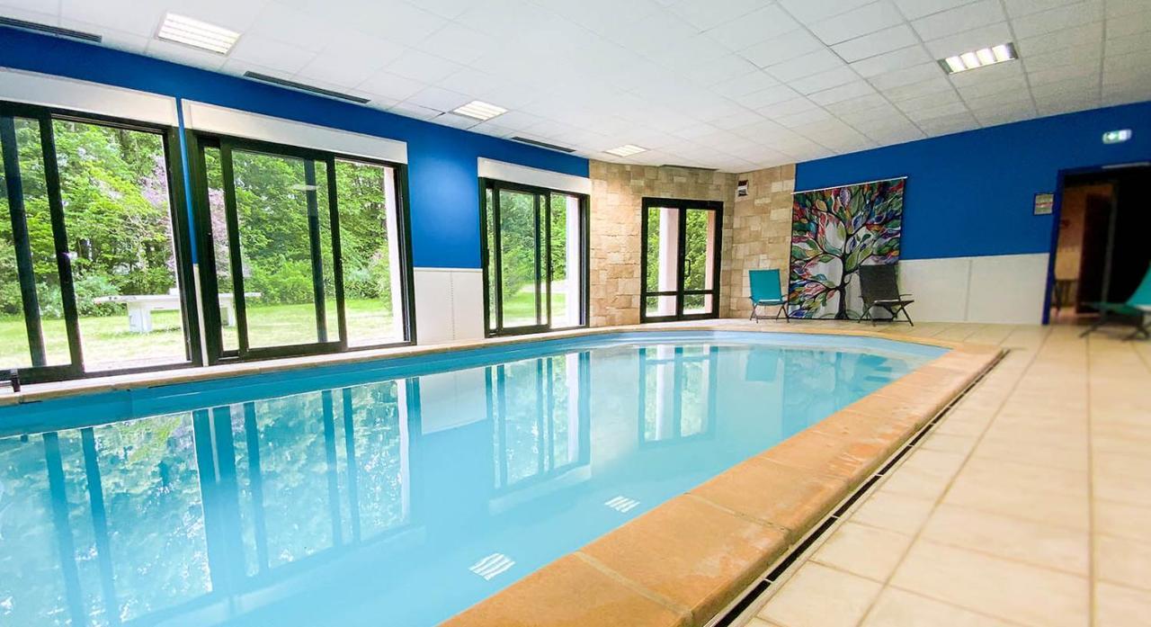 Logis Hotel - Restaurant Le Tulipier Vienne-le-Château Екстериор снимка