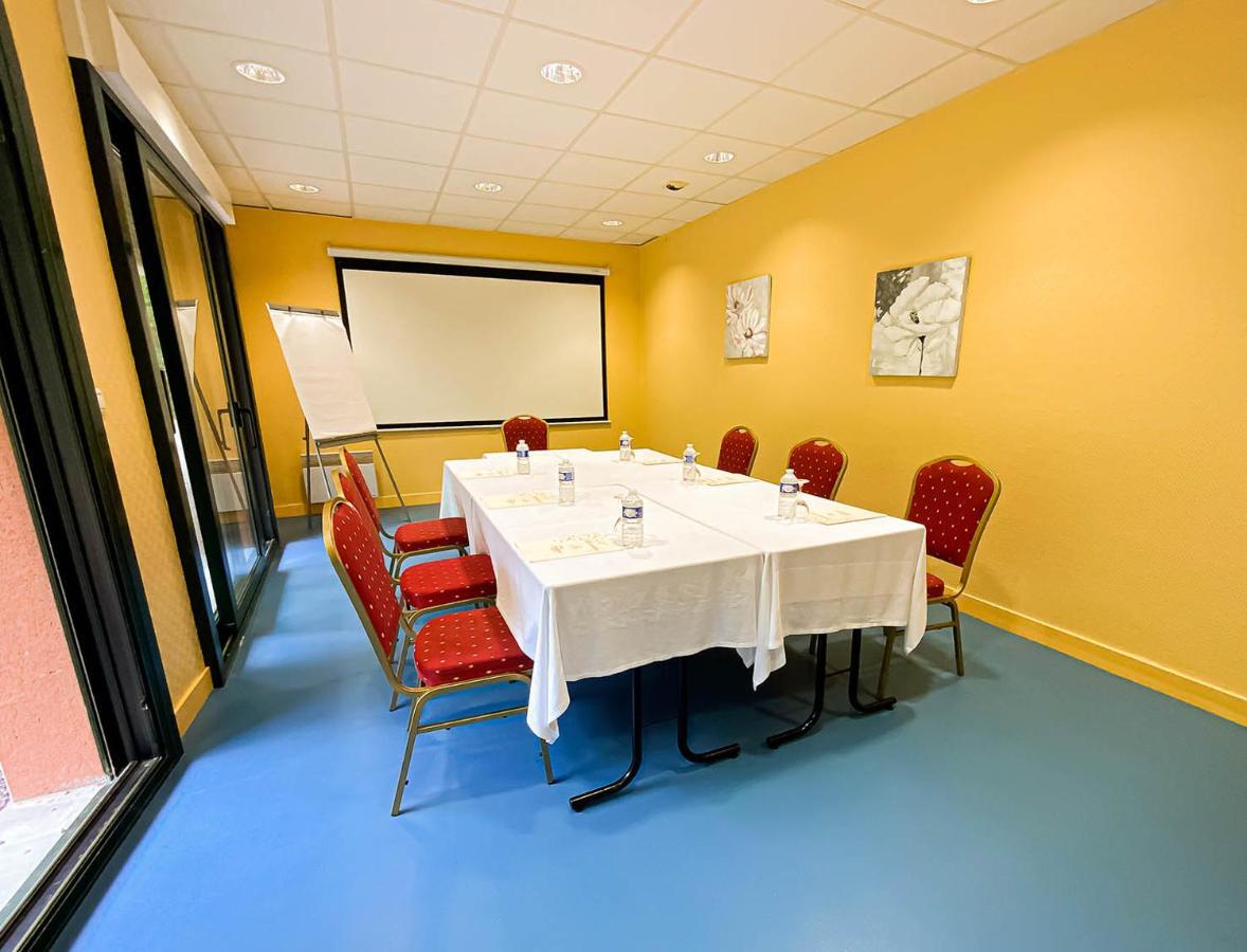 Logis Hotel - Restaurant Le Tulipier Vienne-le-Château Екстериор снимка