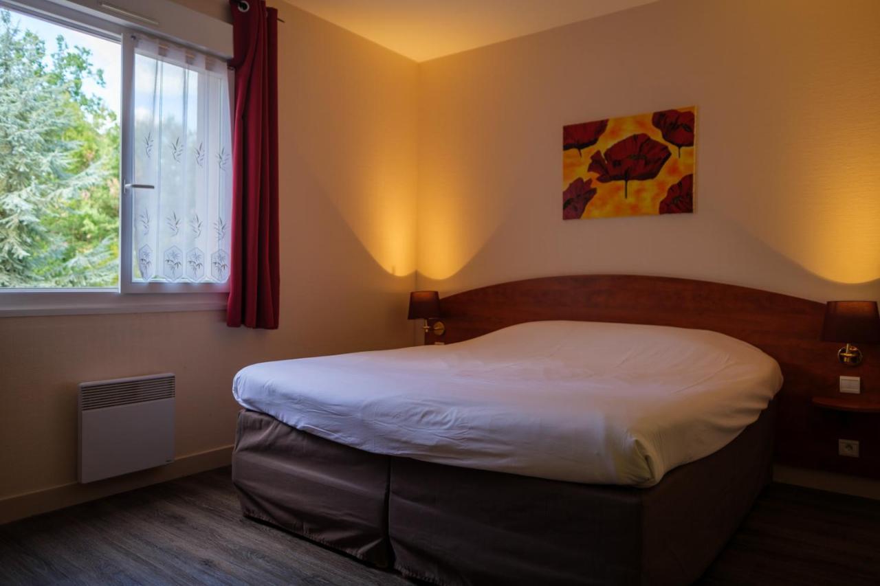 Logis Hotel - Restaurant Le Tulipier Vienne-le-Château Екстериор снимка