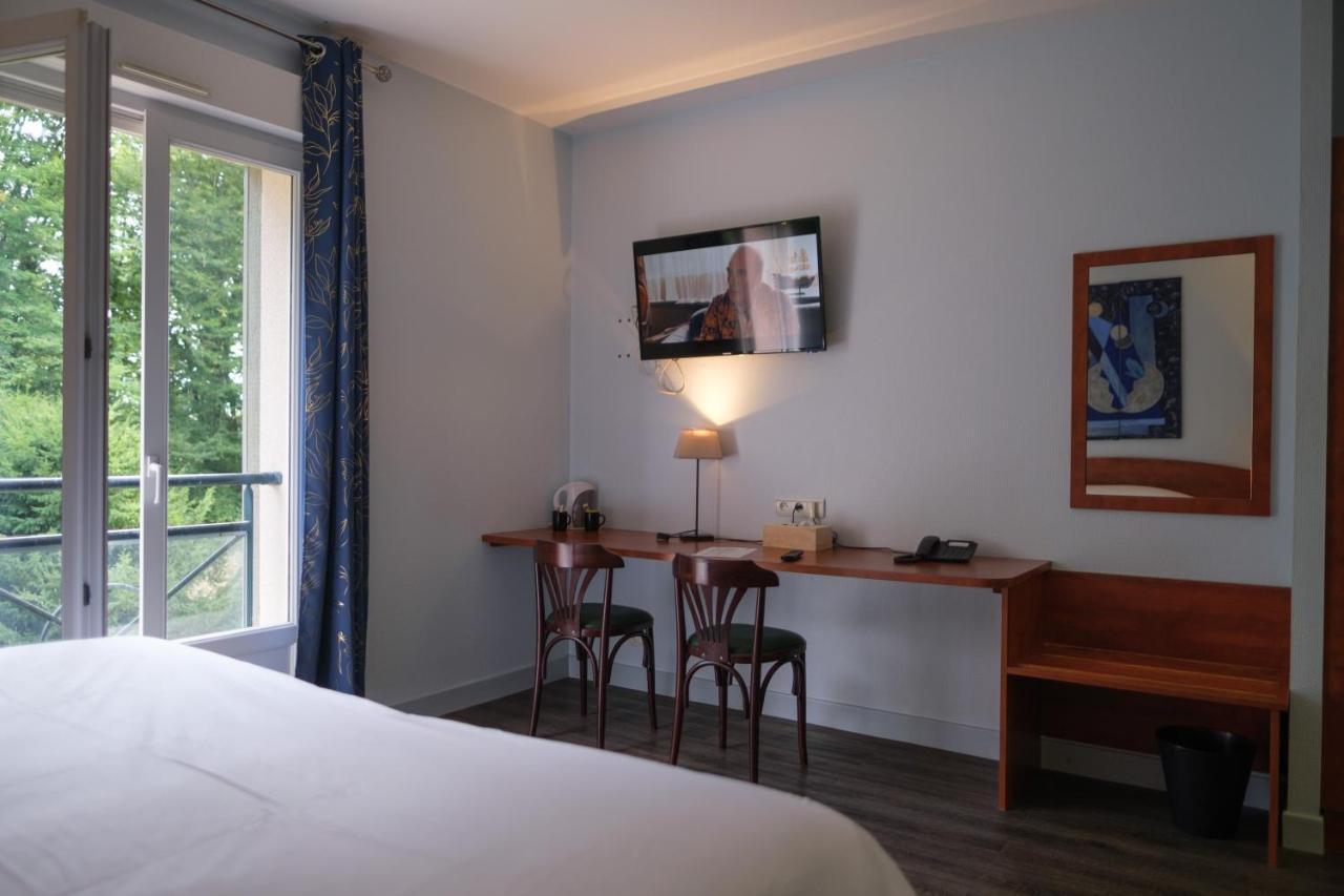 Logis Hotel - Restaurant Le Tulipier Vienne-le-Château Екстериор снимка