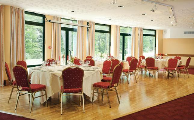 Logis Hotel - Restaurant Le Tulipier Vienne-le-Château Екстериор снимка