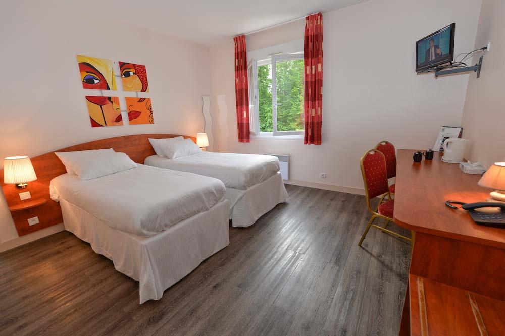 Logis Hotel - Restaurant Le Tulipier Vienne-le-Château Екстериор снимка