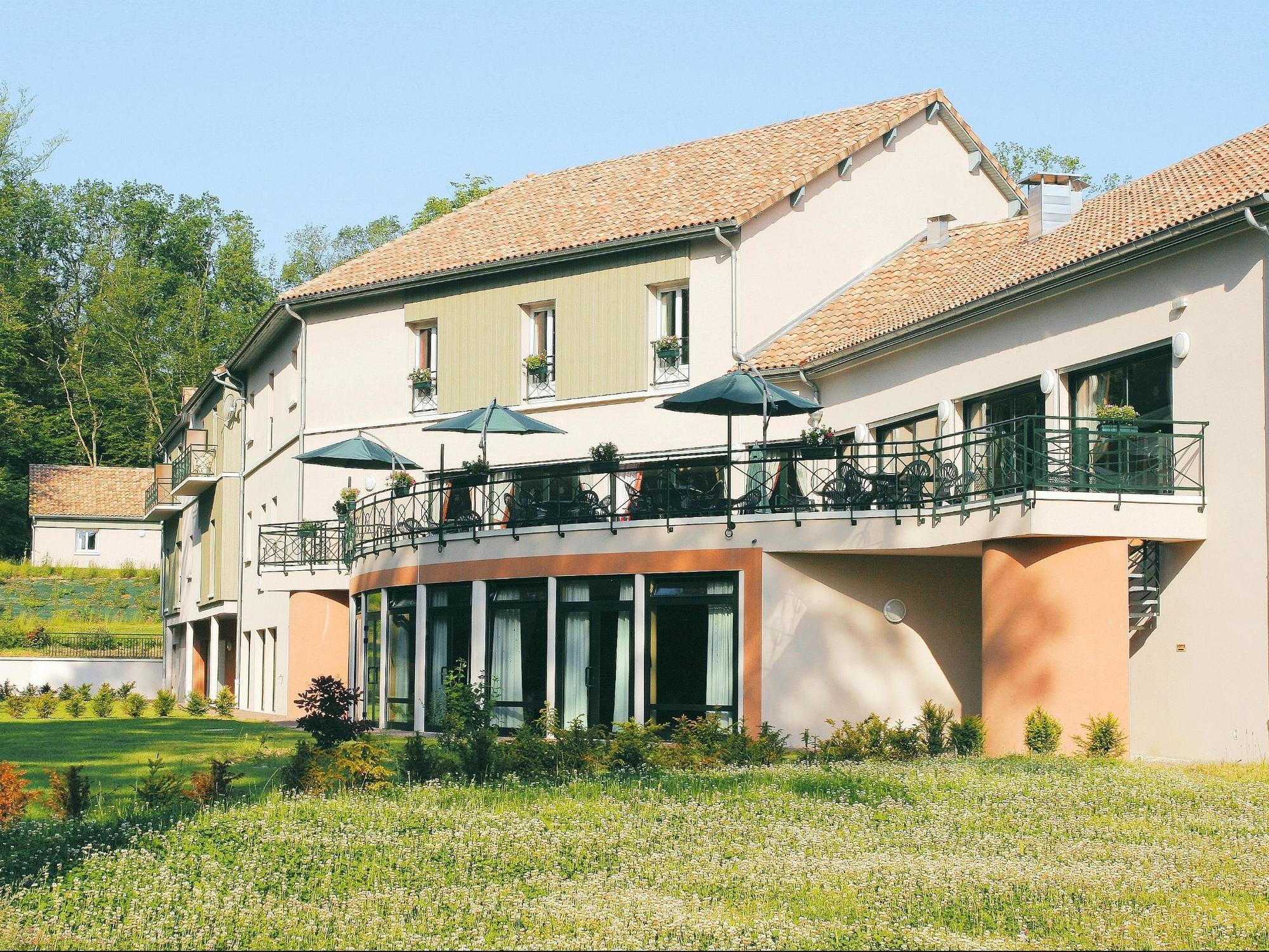 Logis Hotel - Restaurant Le Tulipier Vienne-le-Château Екстериор снимка